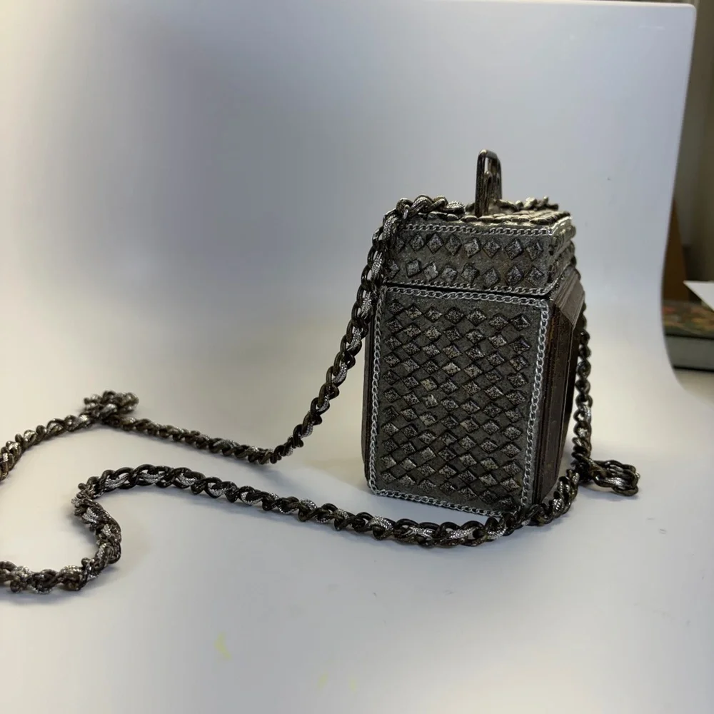 Vintage Mary Francs Unique Elegant Silver and Black Chain Bag. ++ collectible.